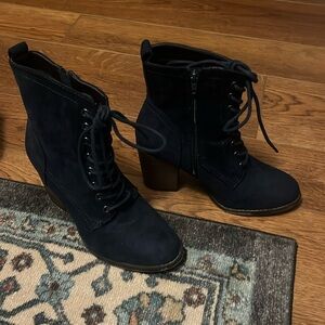 Candie’s heel boots, blue suede